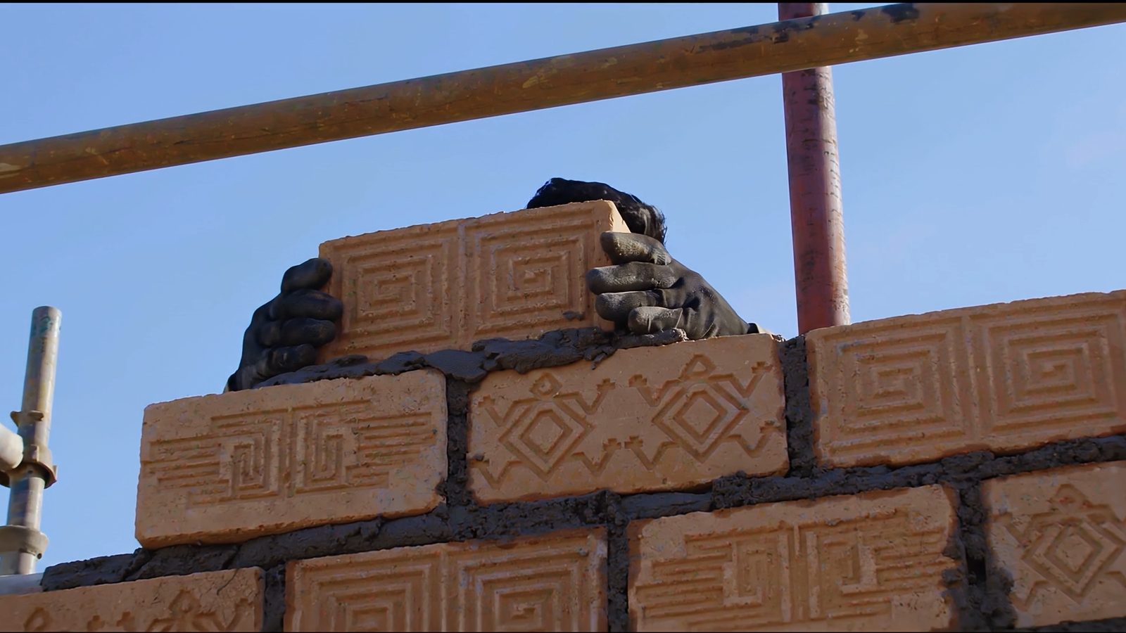 EcoBlocks: An Innovative Solution That Turns Waste into Eco-Friendly Bricks